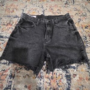 Gap 90’s loose Women’s High-Waist Washed Black Denim Shorts